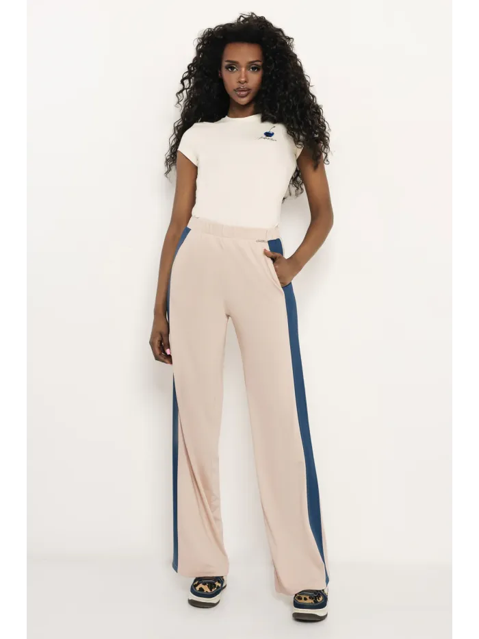 Amnesia VOXI tepláková súprava